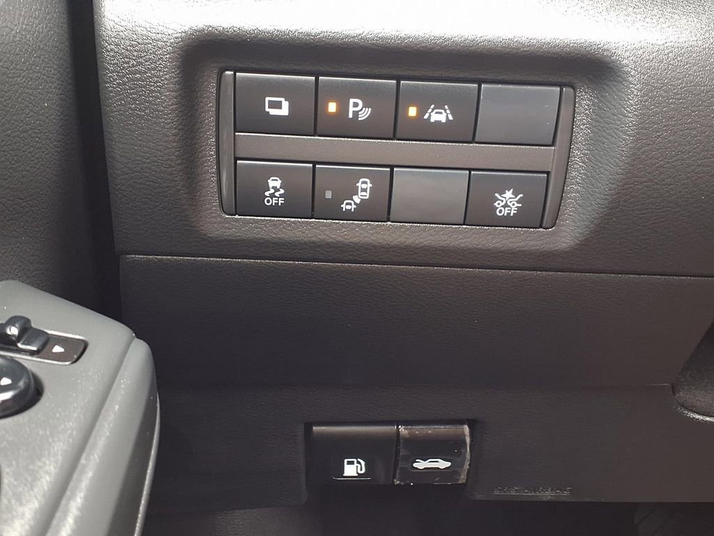 Certified 2025 Nissan Kicks Play S image 18