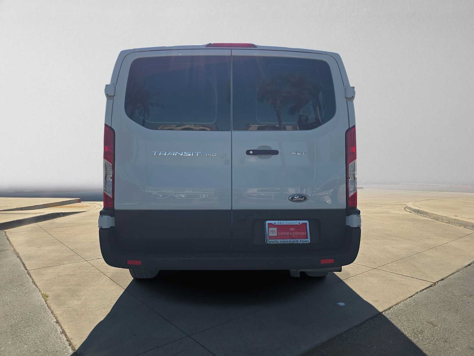 Used 2023 Ford Transit 350 XLT RWD image 4