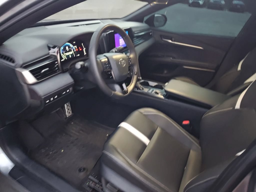 Used 2025 Toyota Camry SE FWD image 7