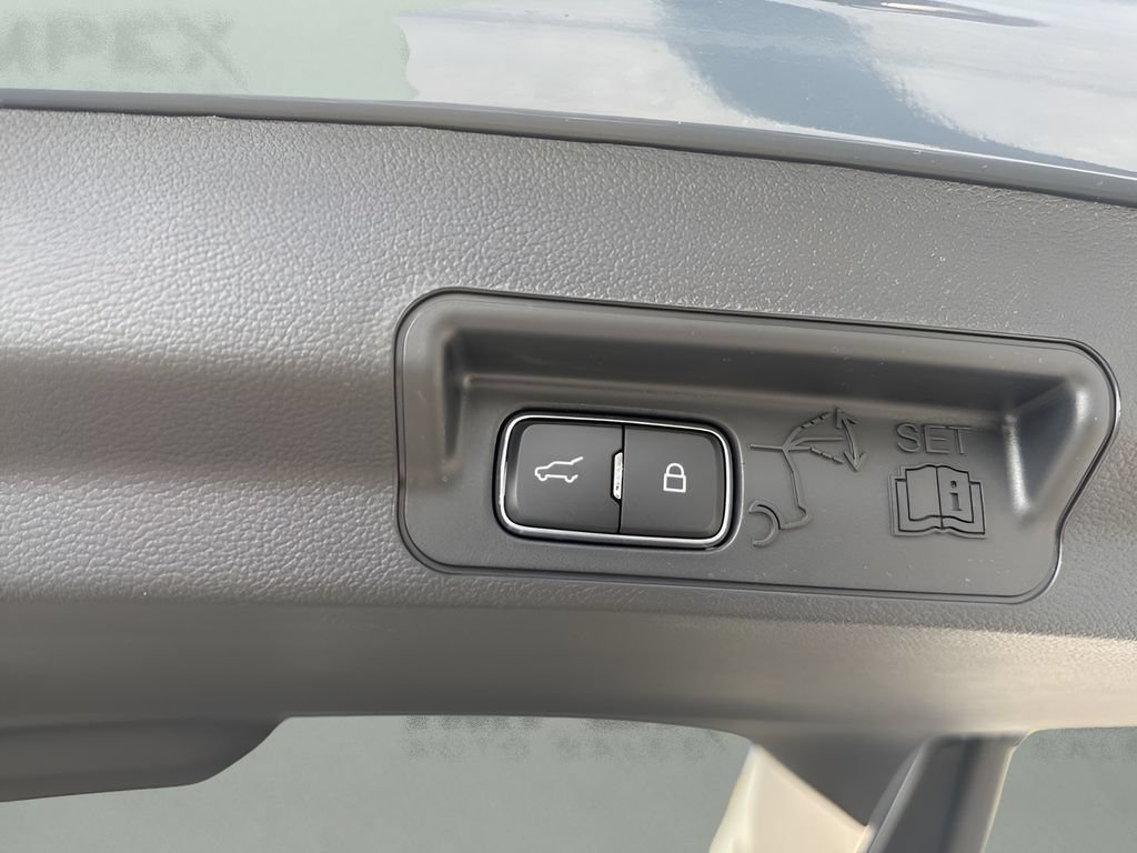 Used 2026 Ford Explorer Active RWD image 30