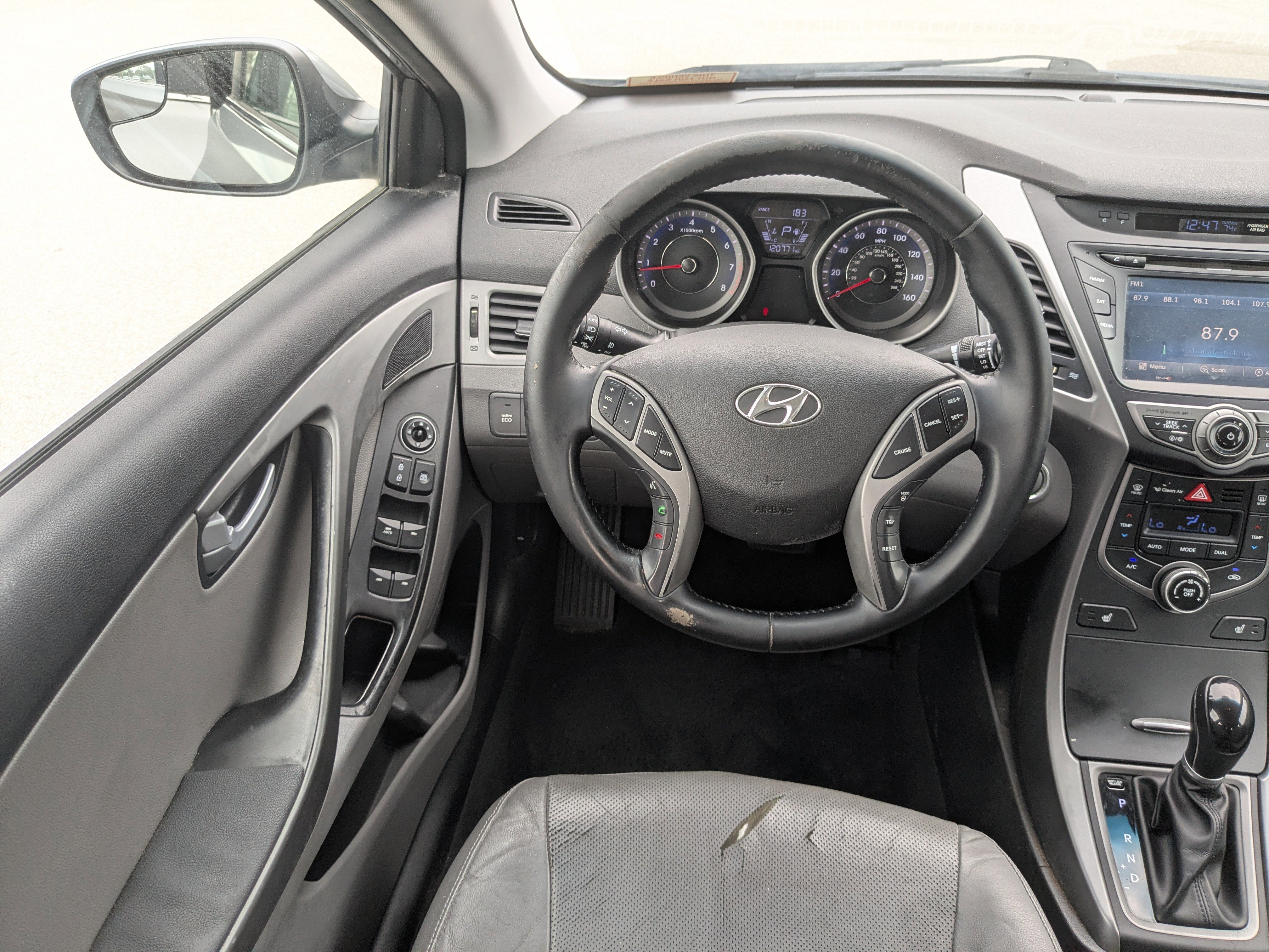 Used 2015 Hyundai Elantra Limited w/ Option Group 05 image 19