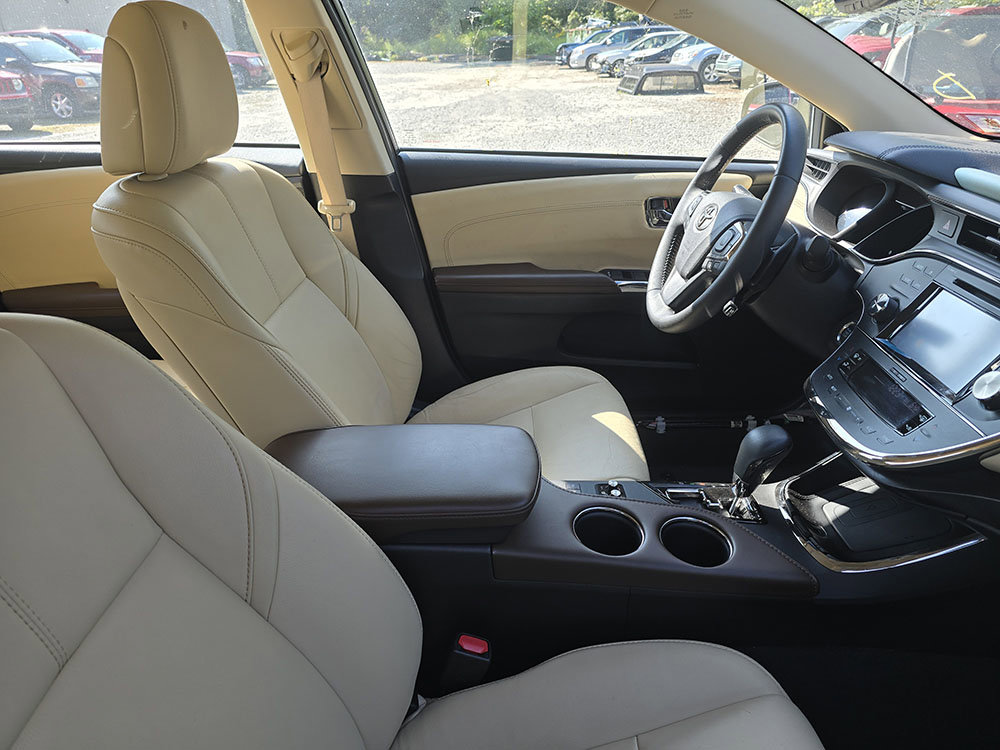 Used 2017 Toyota Avalon XLE Premium w/ Carpet Mat Package FWD image 5