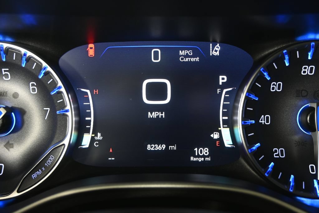 Used 2022 Chrysler Pacifica Touring-L FWD image 26