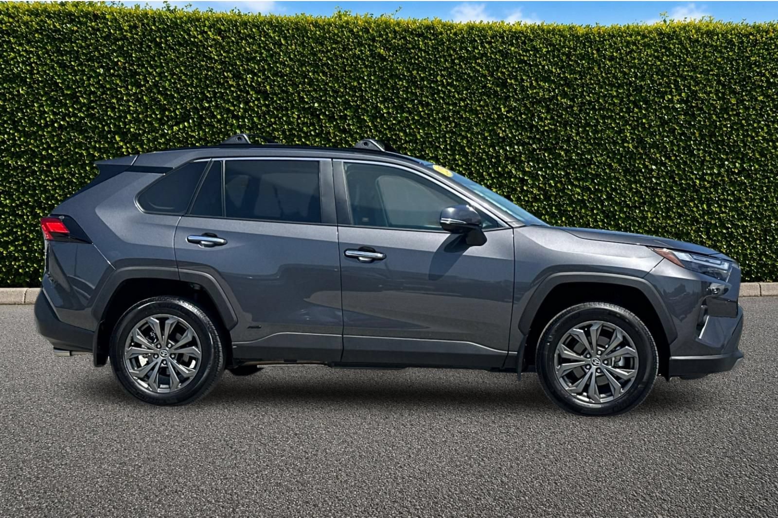 Used 2025 Toyota RAV4 Limited w/ Advanced Technology Package AWD/4WD image 3