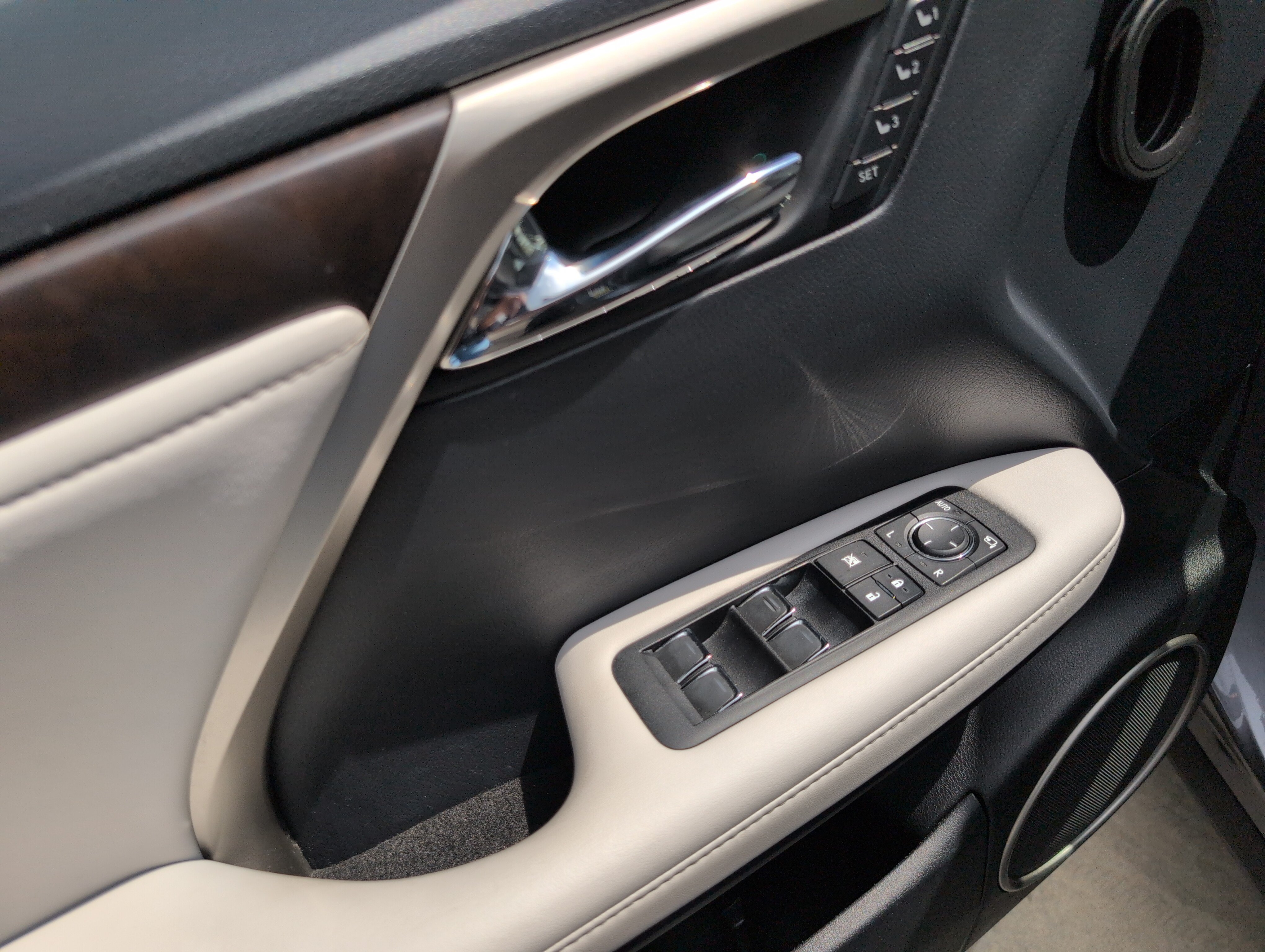 Certified 2022 Lexus RX 350 FWD w/ Premium Package image 8