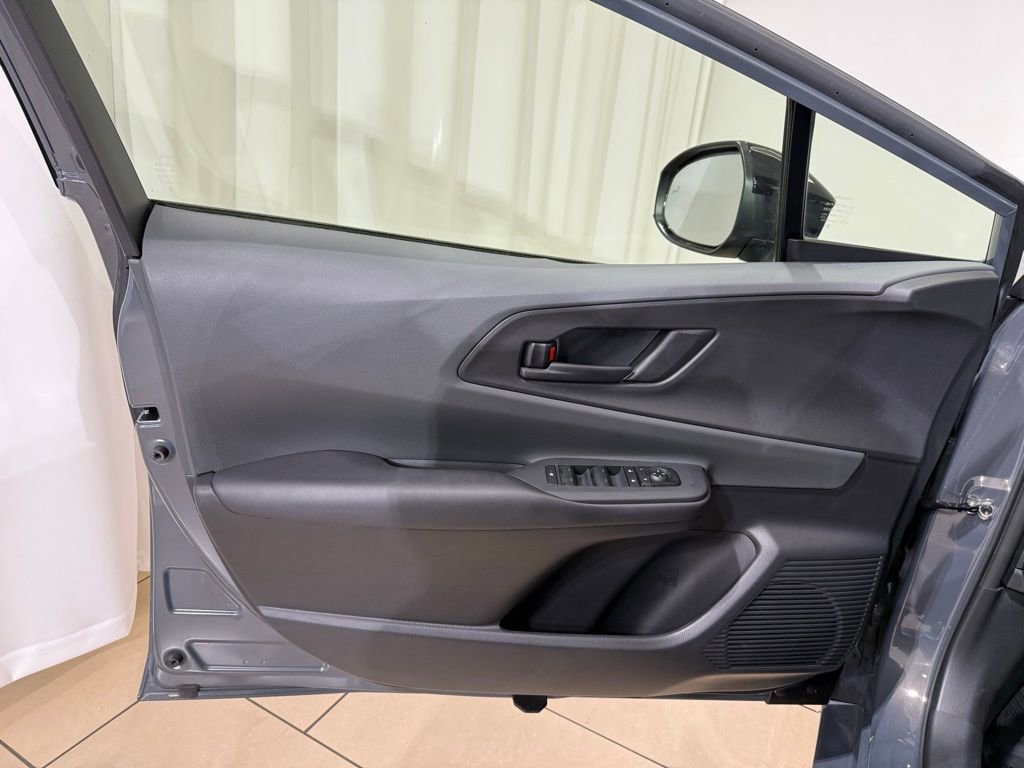 Used 2023 Toyota Prius LE image 15