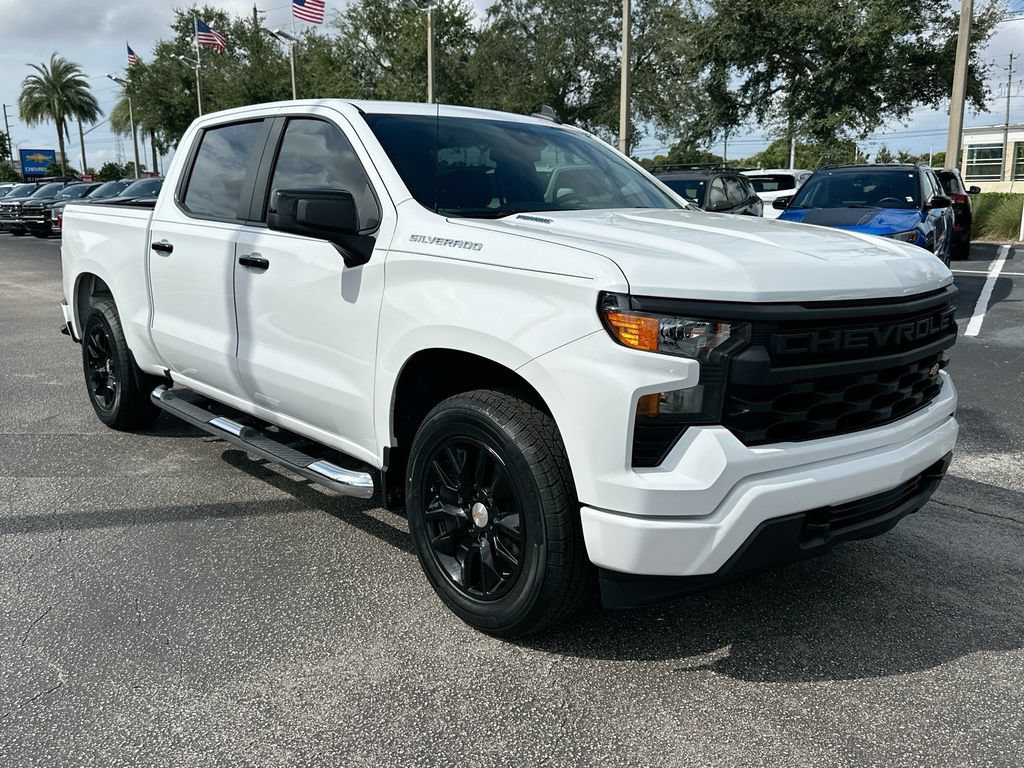 Certified 2025 Chevrolet Silverado 1500 Custom RWD image 3