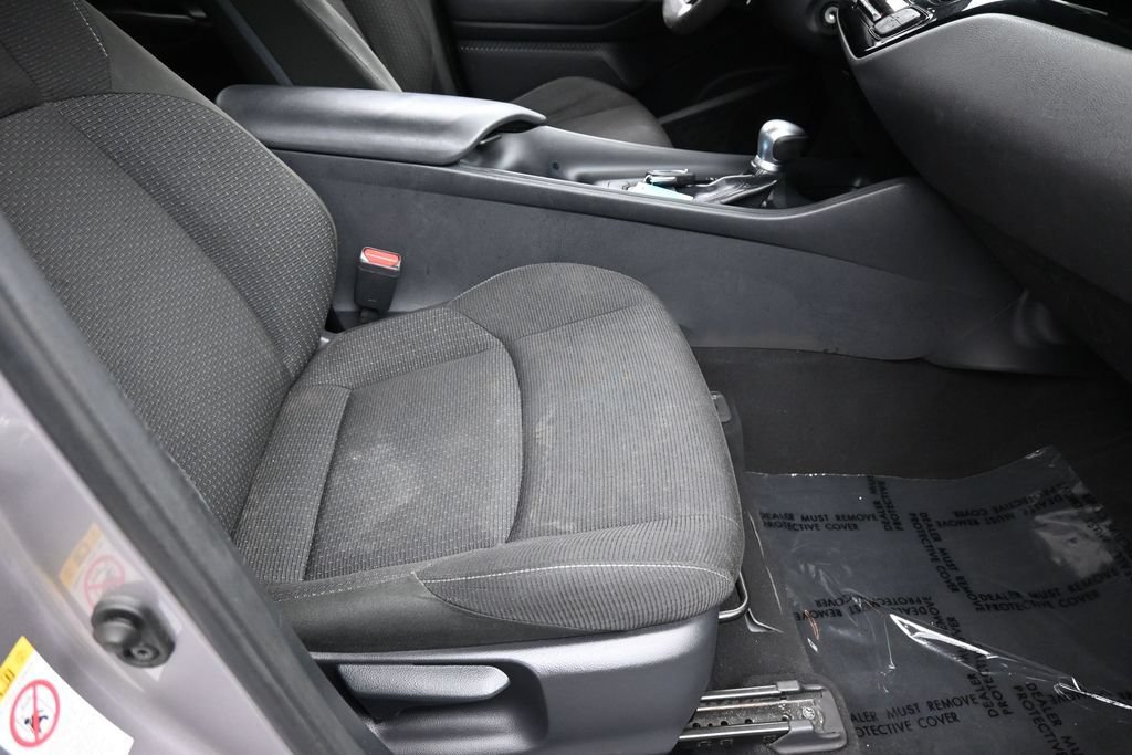 Used 2019 Toyota C-HR LE FWD image 37