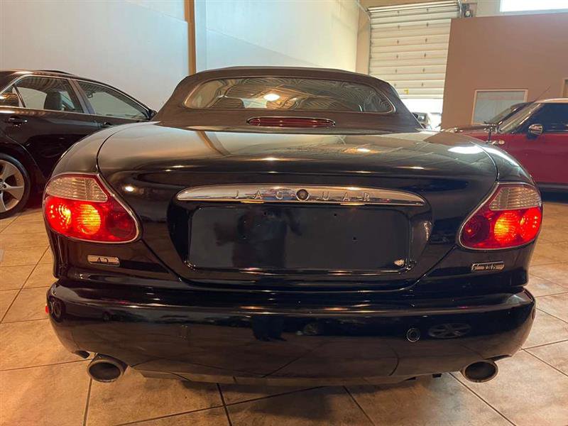 Used 2006 Jaguar XK8 Convertible image 9