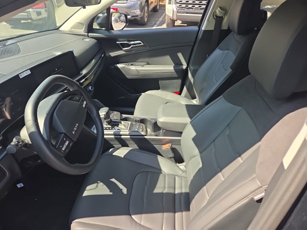 Used 2026 Kia Sportage SX image 2