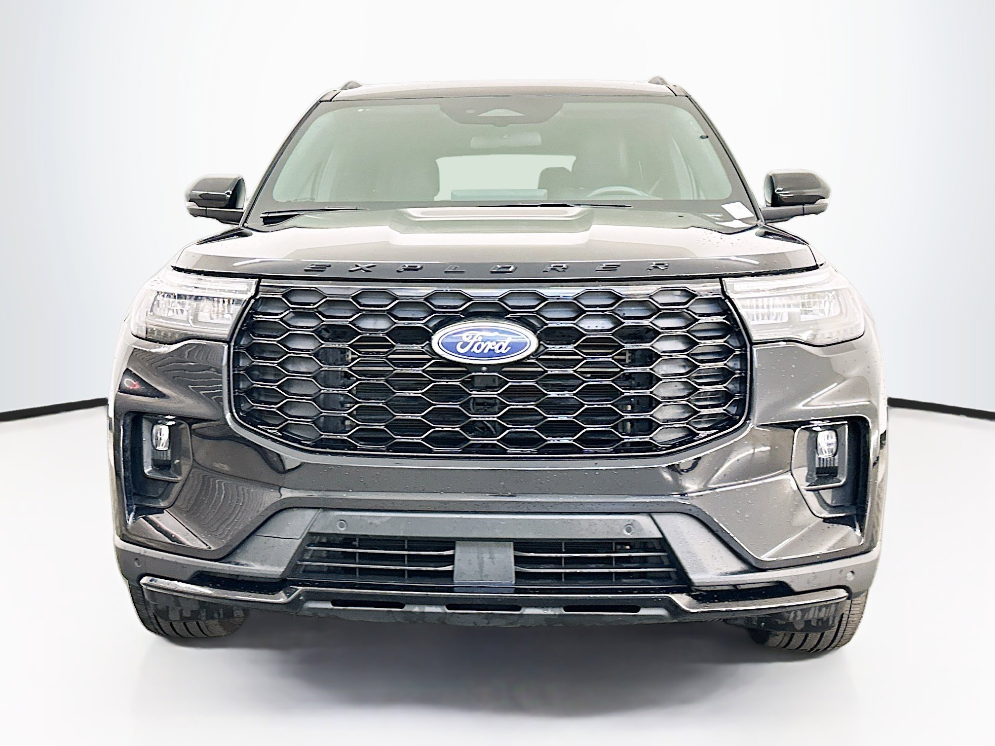 Used 2025 Ford Explorer ST-Line image 2
