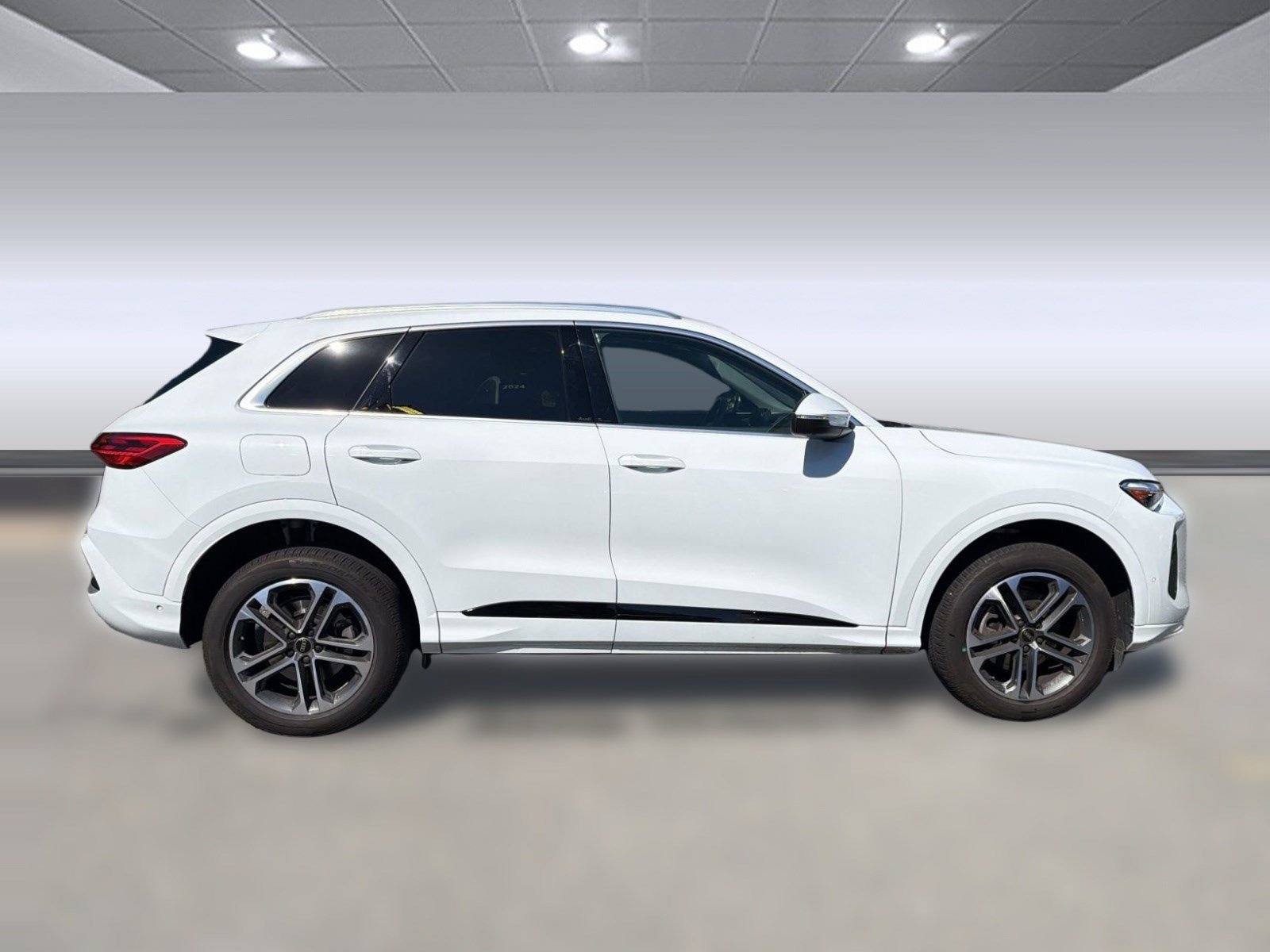 Certified 2025 Audi Q5 Premium w/ Premium Plus AWD/4WD image 8