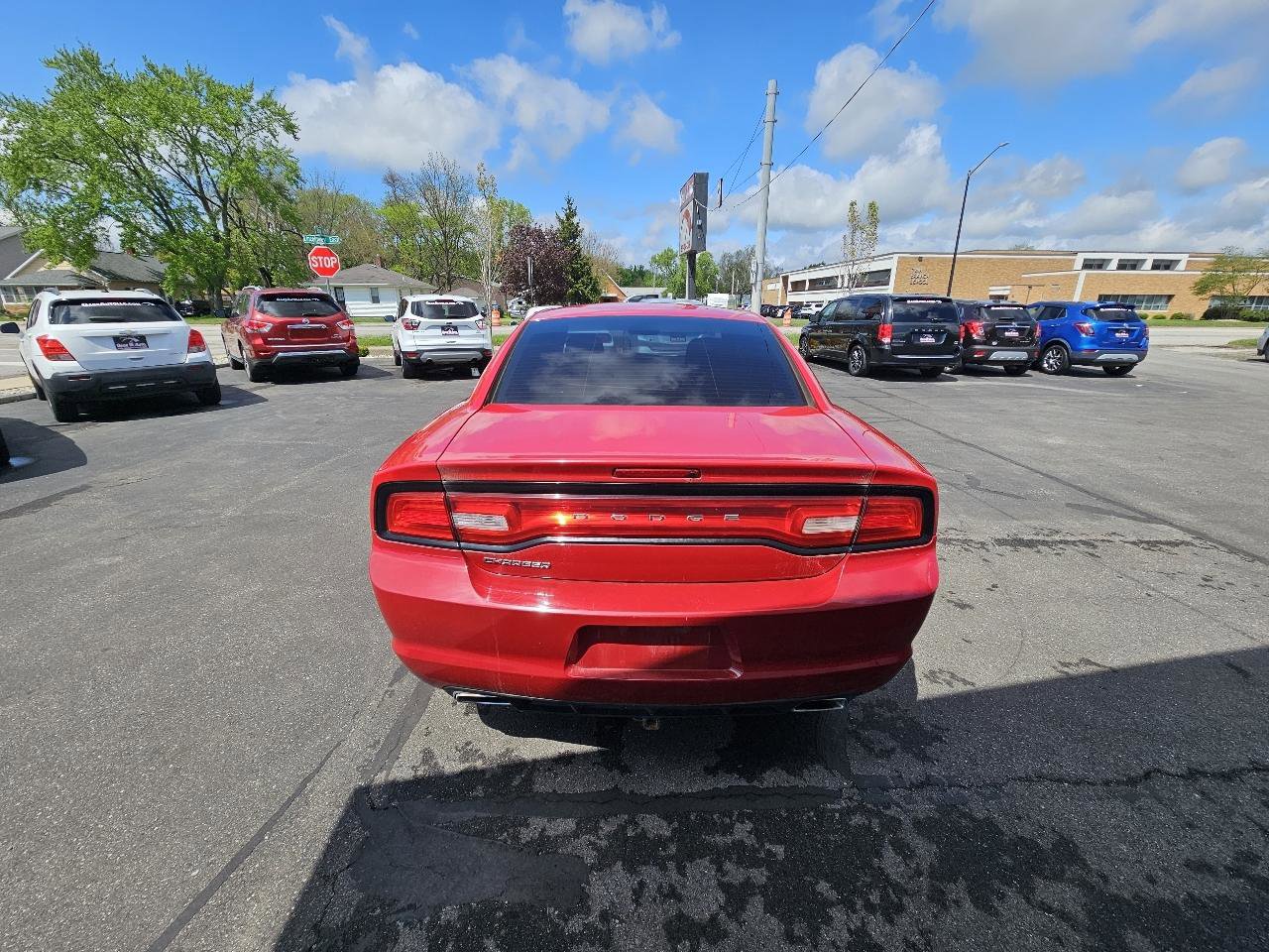 Used 2011 Dodge Charger SE RWD image 9