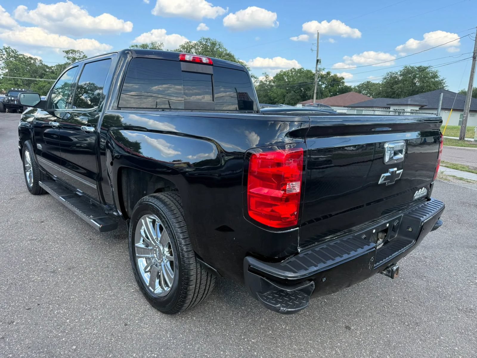 Used 2015 Chevrolet Silverado 1500 High Country w/ High Country Premium Package RWD image 7
