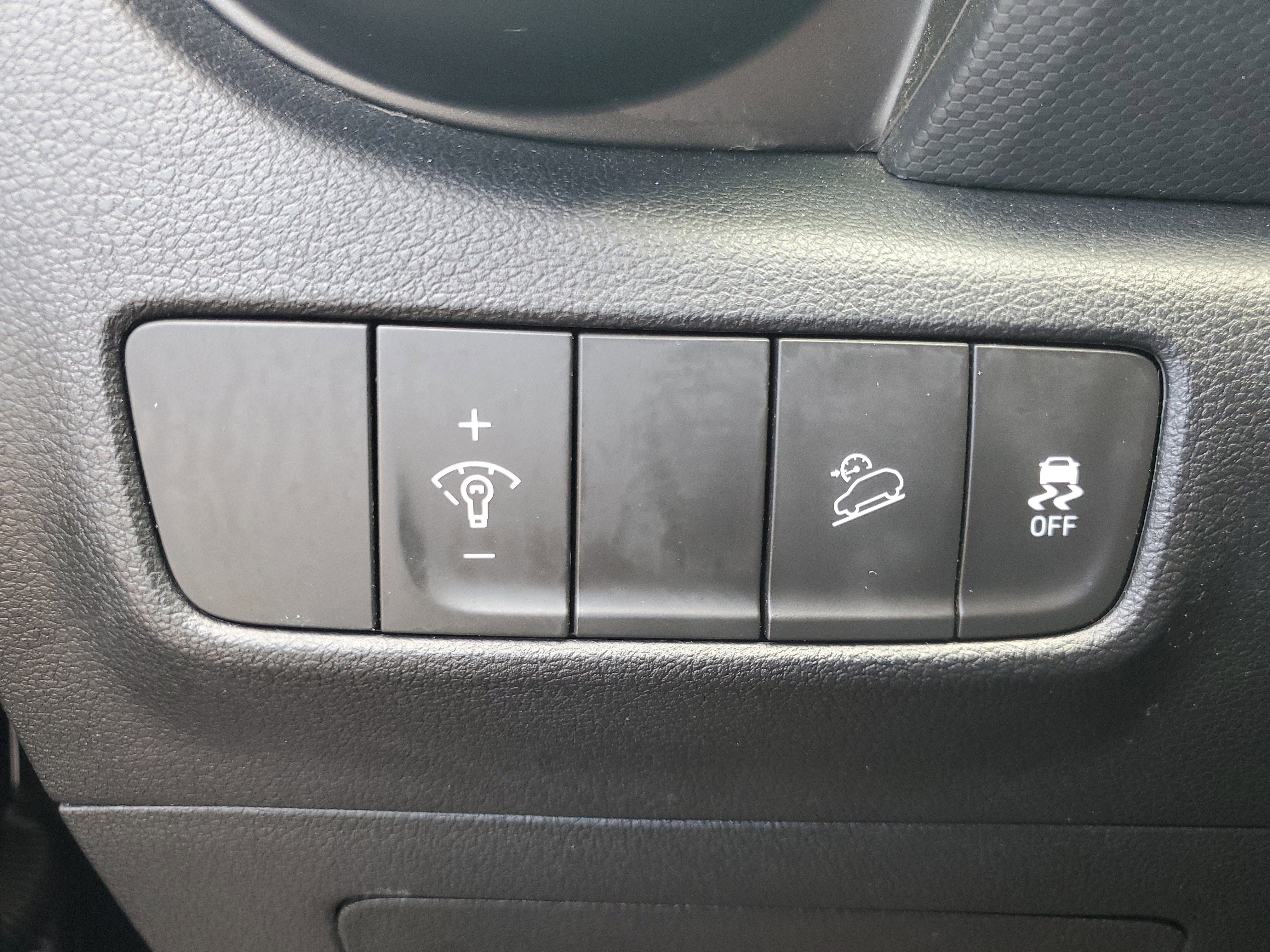 Used 2023 Hyundai Kona SE image 23