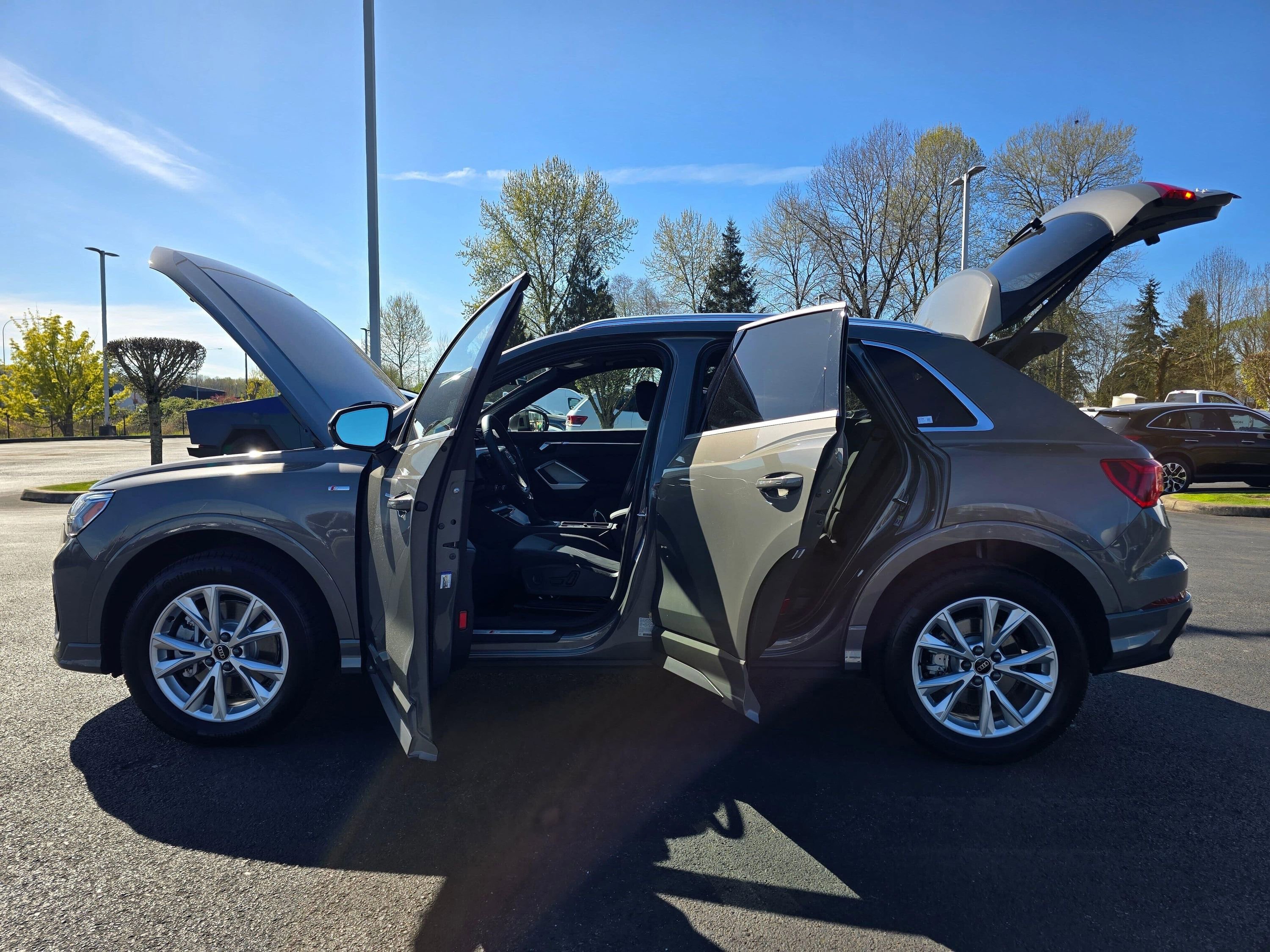 Certified 2025 Audi Q3 2.0T Premium Plus w/ Premium Plus Package image 12