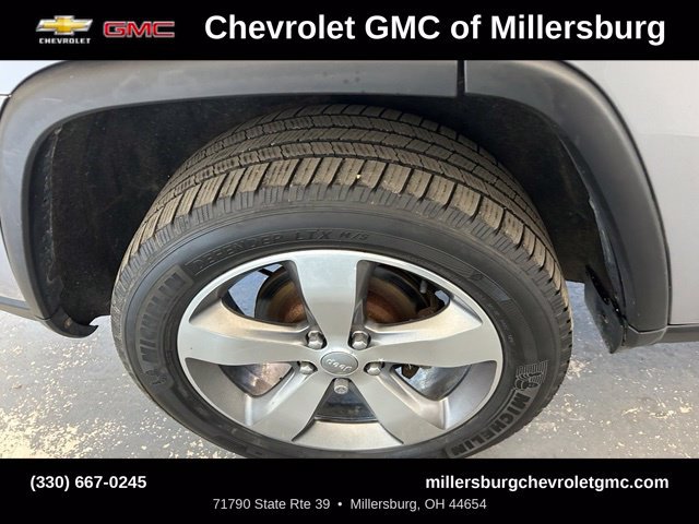 Used 2017 Jeep Grand Cherokee Limited w/ Luxury Group II AWD/4WD image 12
