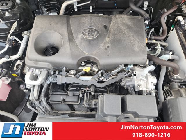 Used 2025 Toyota RAV4 XLE AWD/4WD image 30