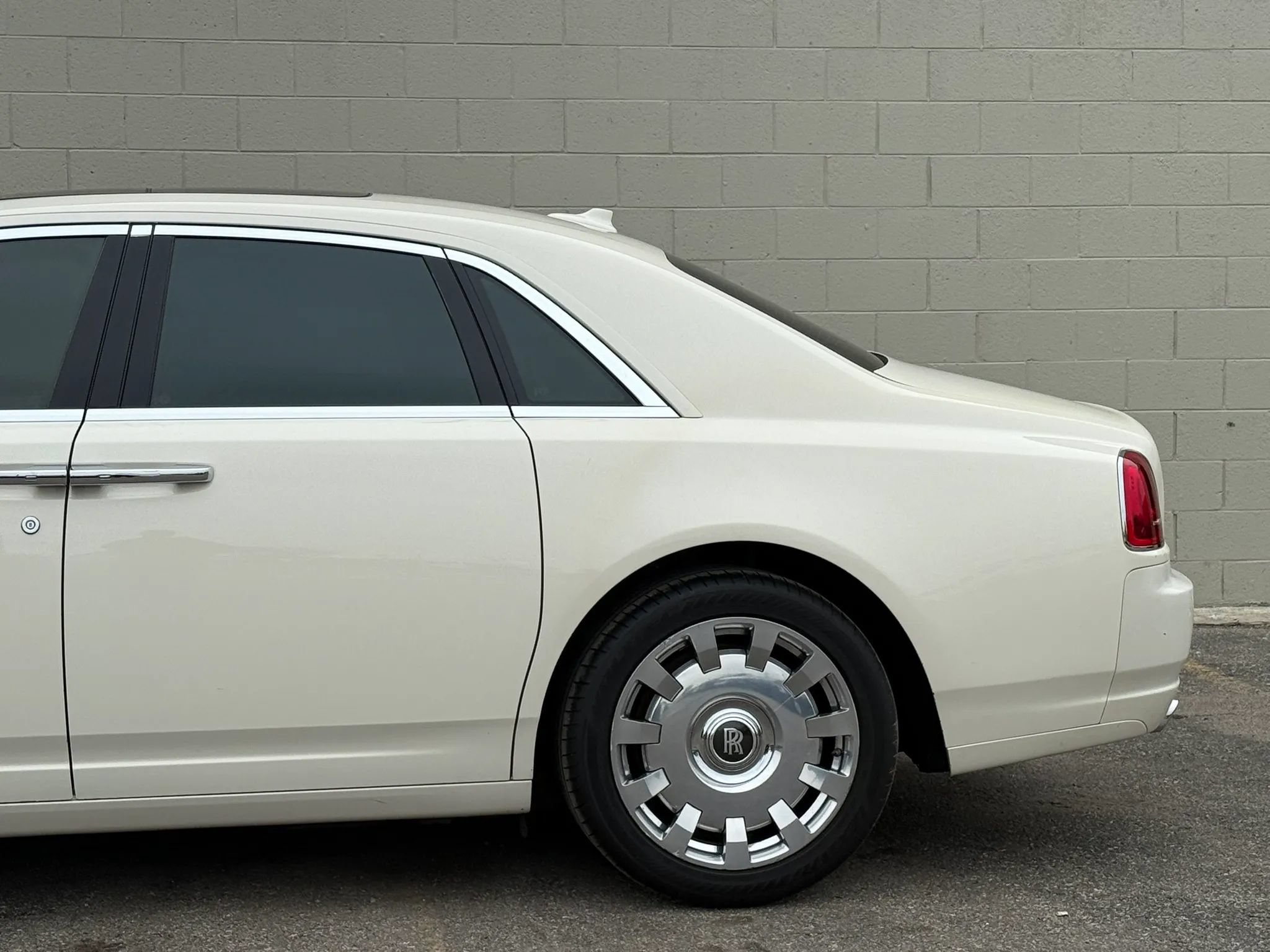 Used 2013 Rolls-Royce Ghost RWD image 5