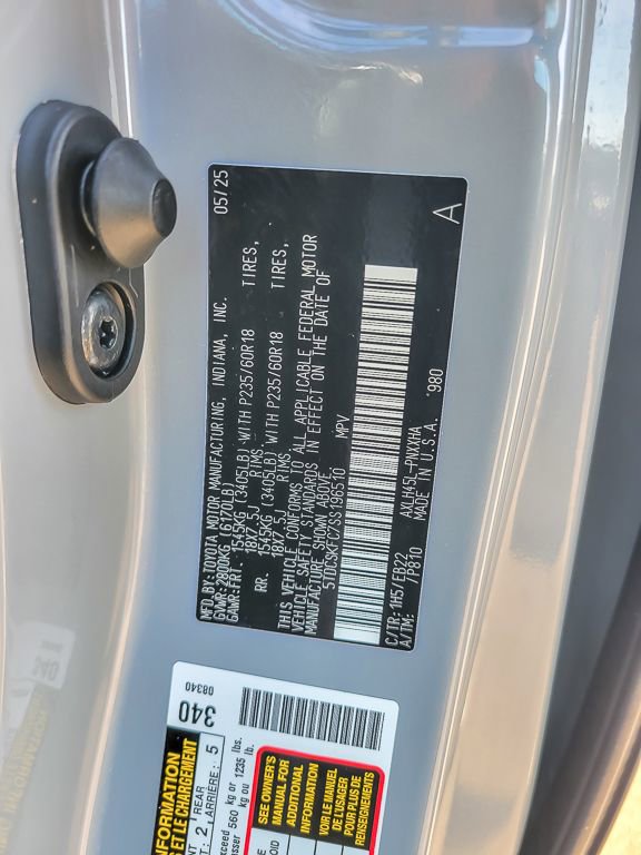 Used 2025 Toyota Sienna XLE Woodland Edition image 27