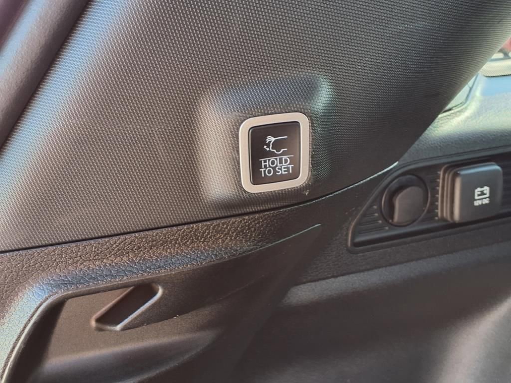 Used 2024 Jeep Grand Cherokee Limited image 29