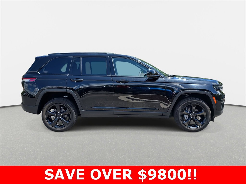 Used 2023 Jeep Grand Cherokee Altitude image 4
