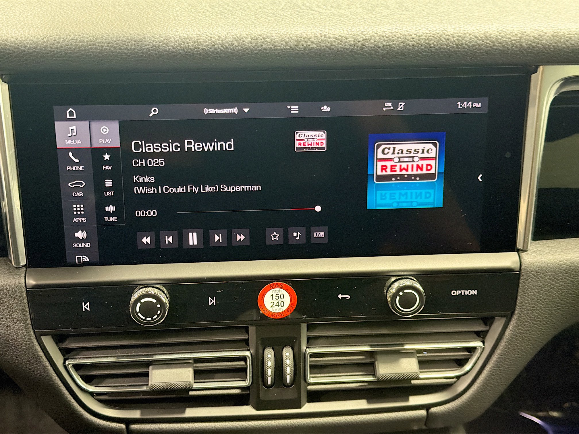 Used 2025 Porsche Macan image 30