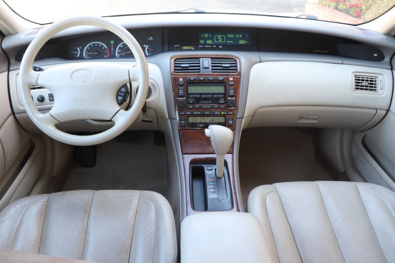 Used 2001 Toyota Avalon XLS FWD image 17