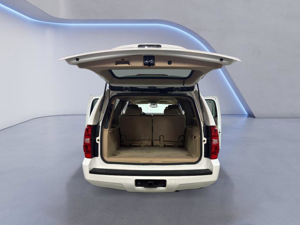 Used 2014 Chevrolet Suburban LT w/ Luxury Package image 11