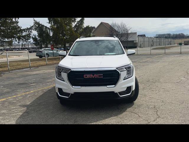 Used 2023 GMC Terrain SLE w/ Driver Convenience Package image 26