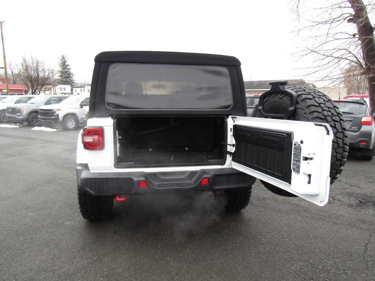 Used 2018 Jeep Wrangler Rubicon w/ Cold Weather Group image 24