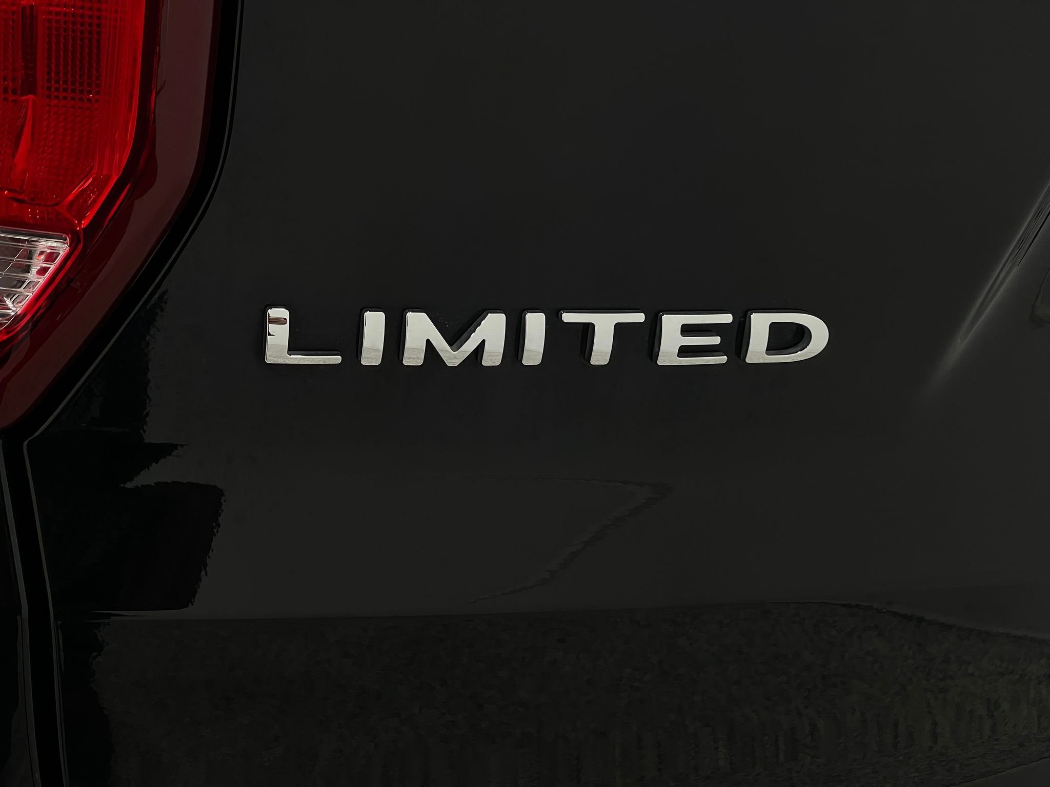 Used 2017 Ford Explorer Limited image 42