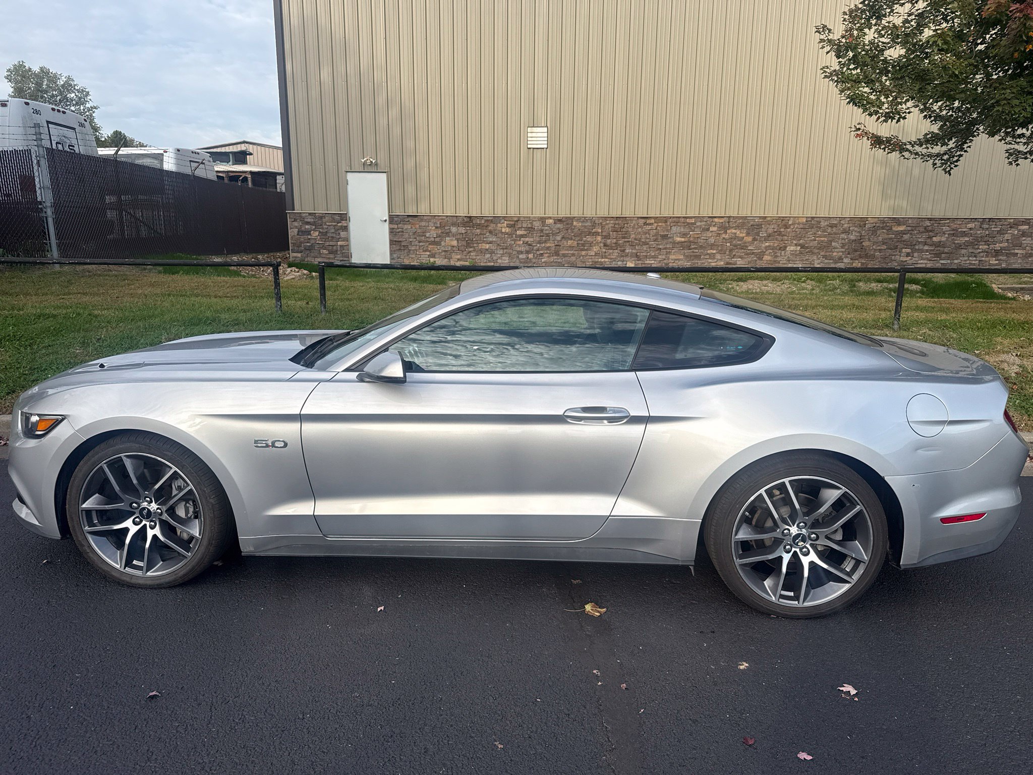 Used 2015 Ford Mustang GT Premium w/ Equipment Group 401A RWD image 8