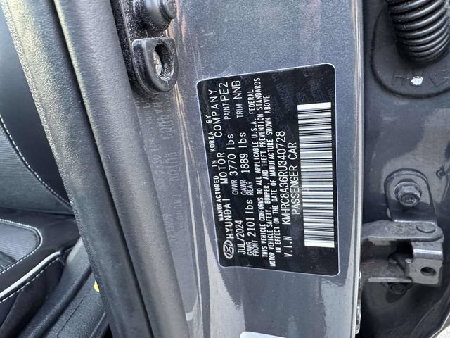 Used 2024 Hyundai Venue Limited FWD image 23