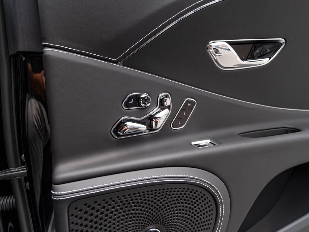 Used 2024 Bentley Flying Spur V8 AWD/4WD image 24