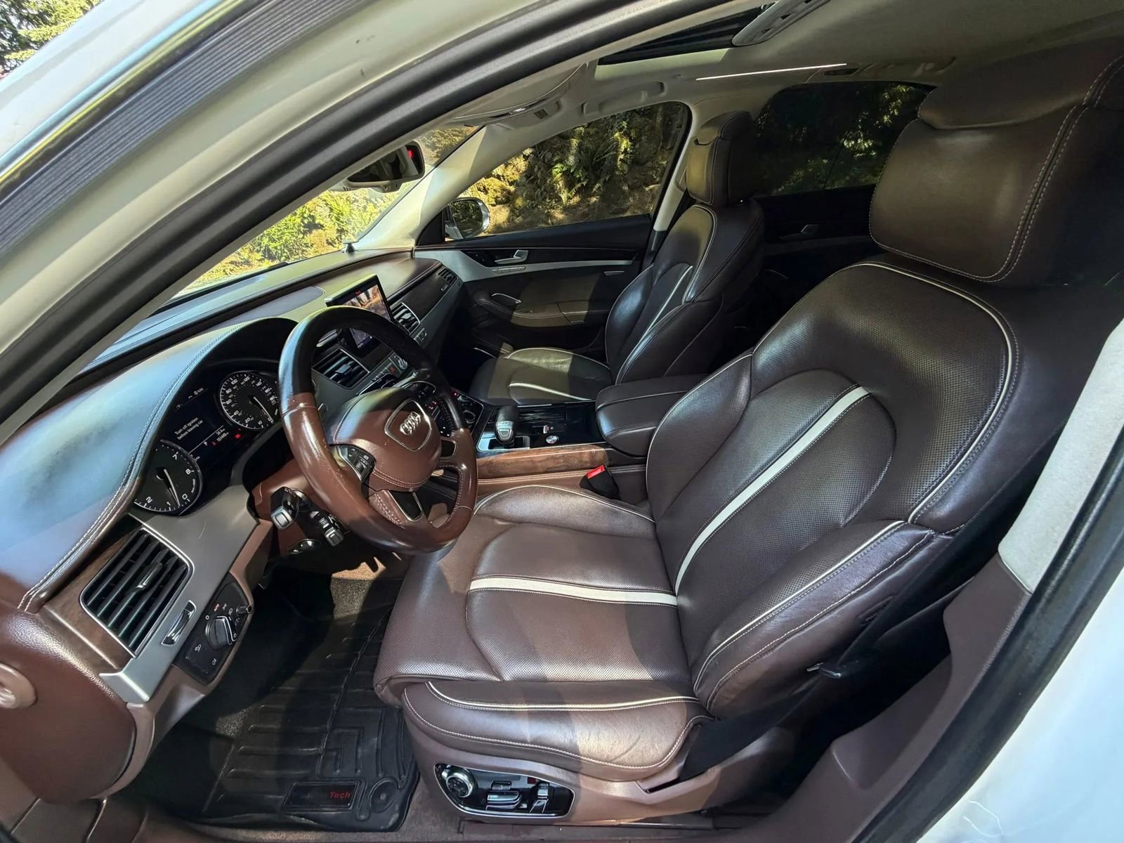 Used 2014 Audi S8 AWD/4WD image 7
