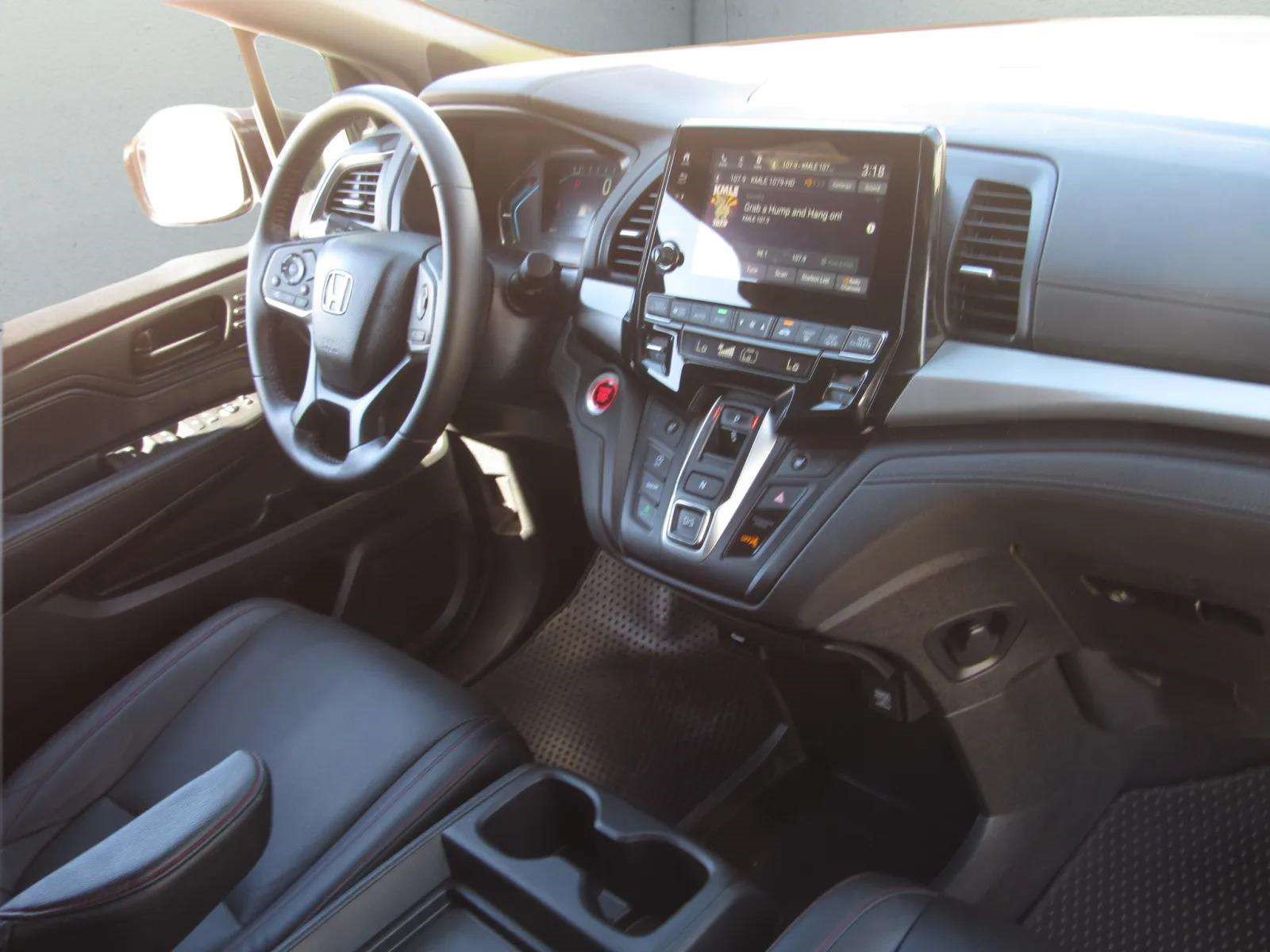 Certified 2024 Honda Odyssey Sport image 10