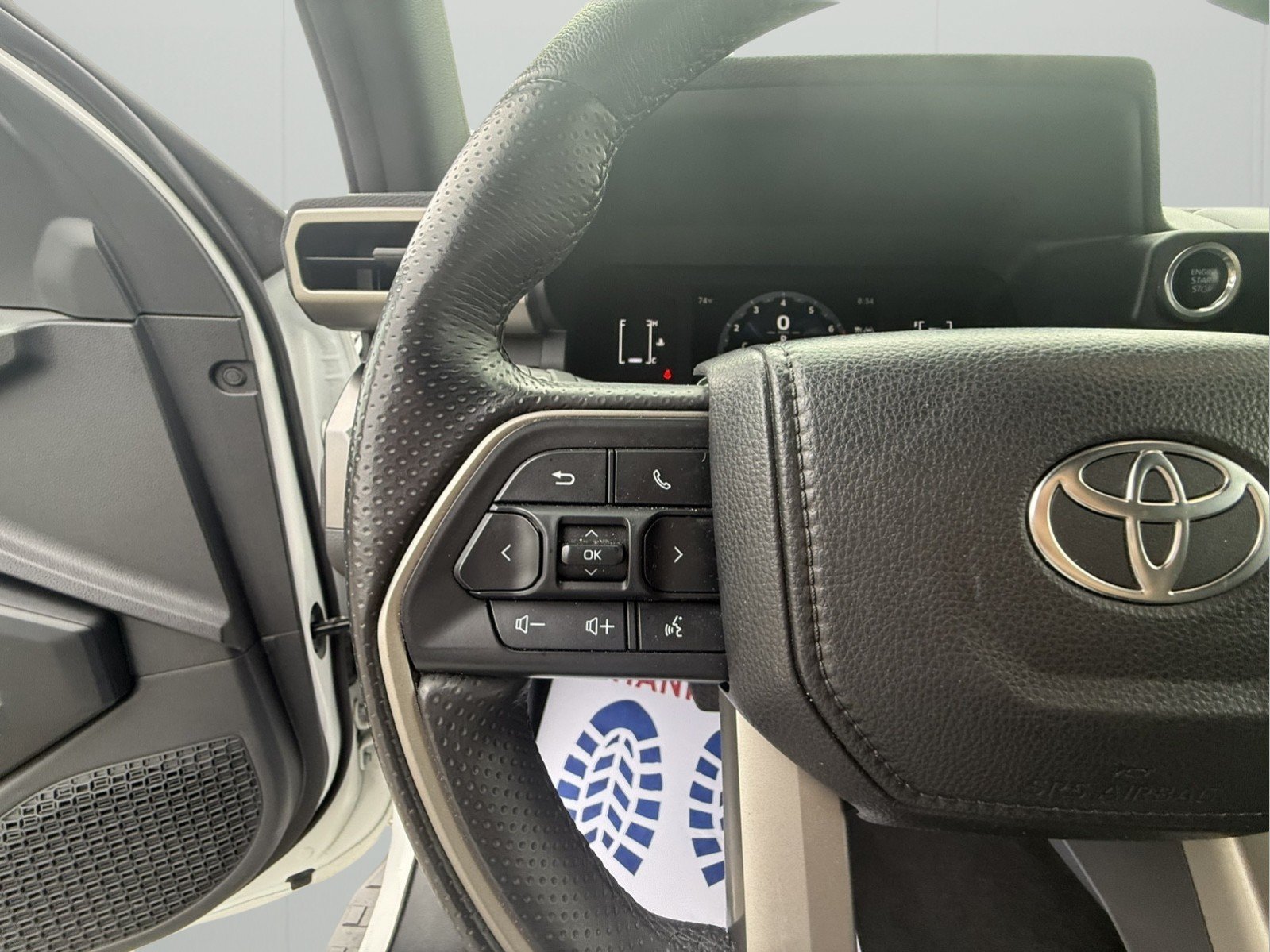 Used 2025 Toyota 4Runner SR5 AWD/4WD image 20