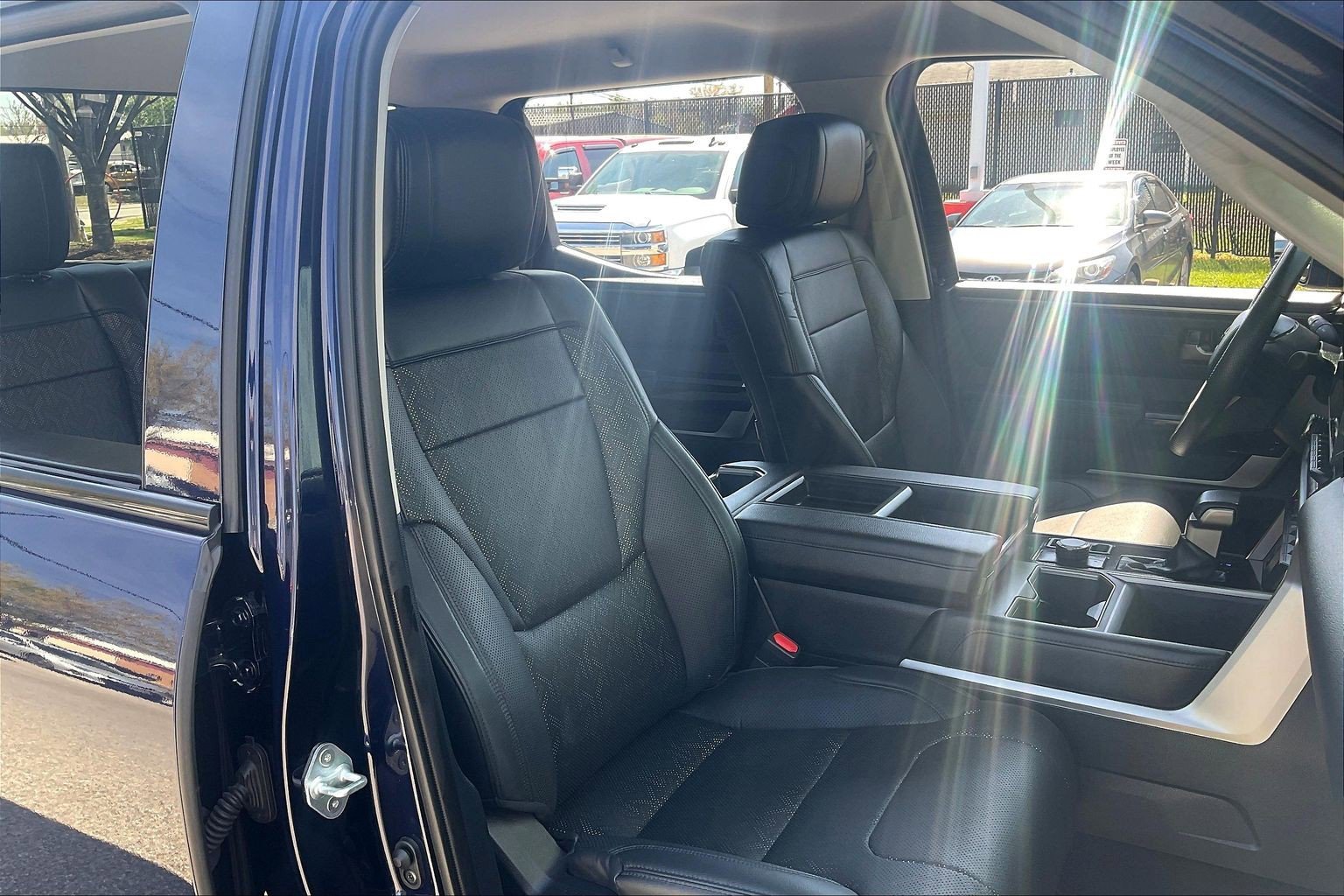 Used 2024 Toyota Tundra Limited AWD/4WD image 9