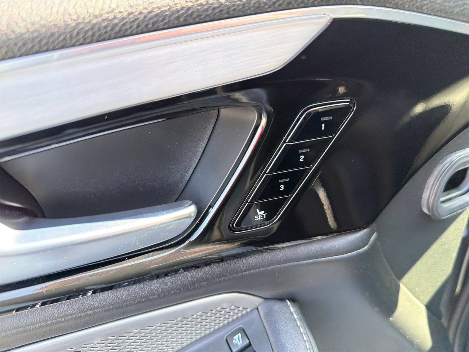 Used 2023 Acura MDX w/ Technology Package AWD/4WD image 27