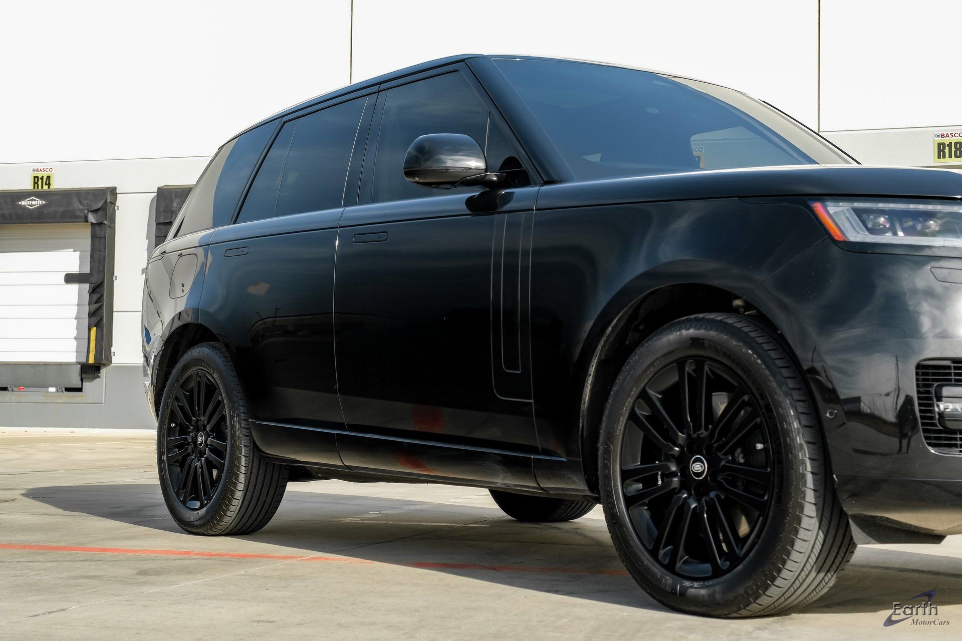 Used 2024 Land Rover Range Rover SE AWD/4WD image 25