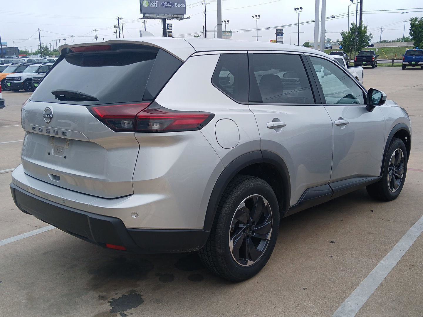 Used 2025 Nissan Rogue SV image 6