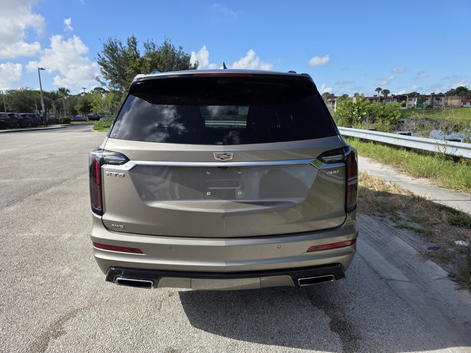 Used 2023 Cadillac XT6 Sport w/ Technology Package AWD/4WD image 6