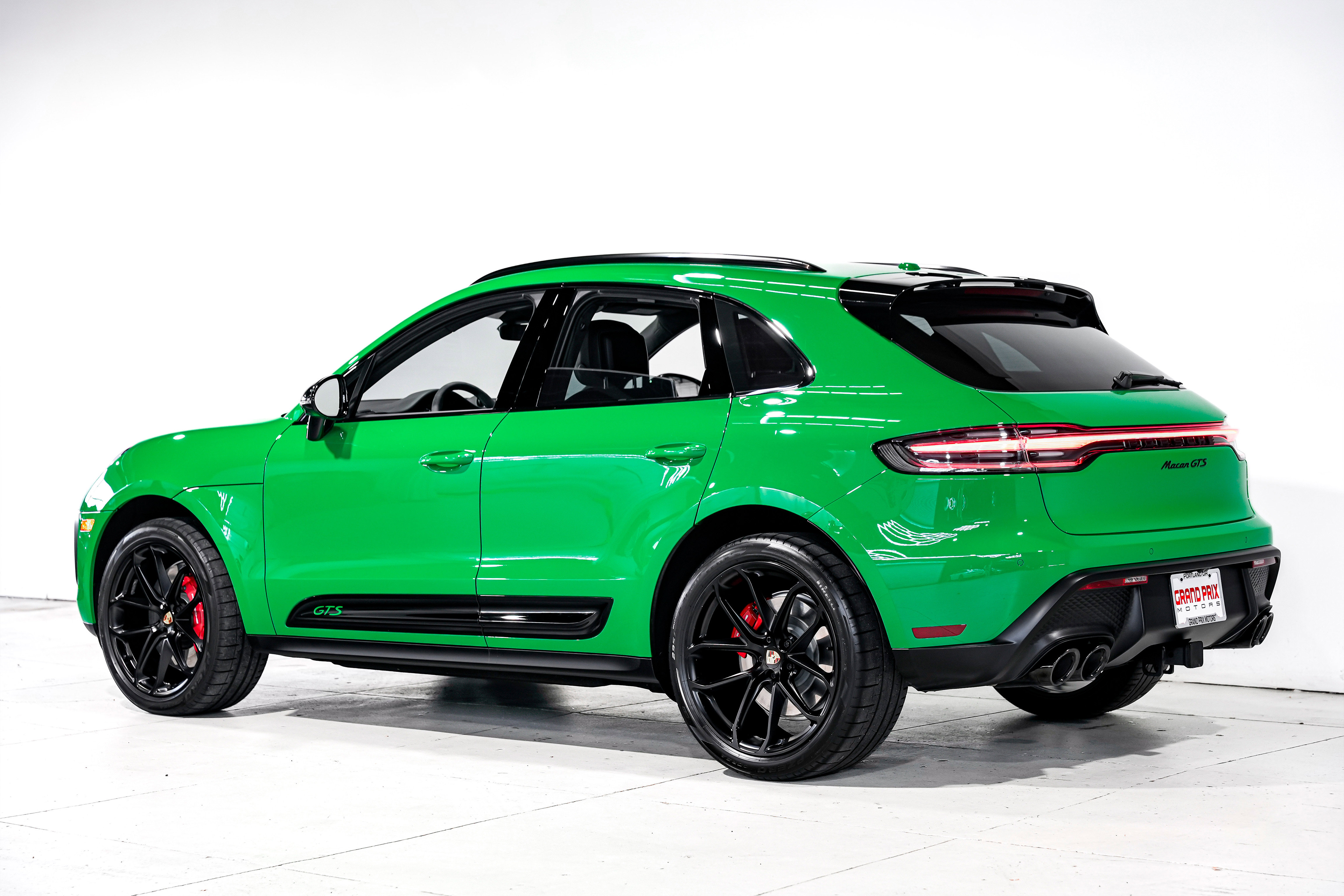 Used 2023 Porsche Macan GTS image 8