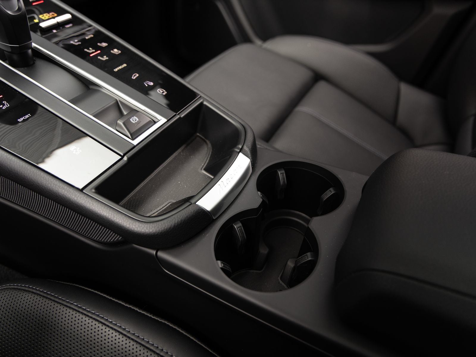 Certified 2026 Porsche Macan AWD/4WD image 18