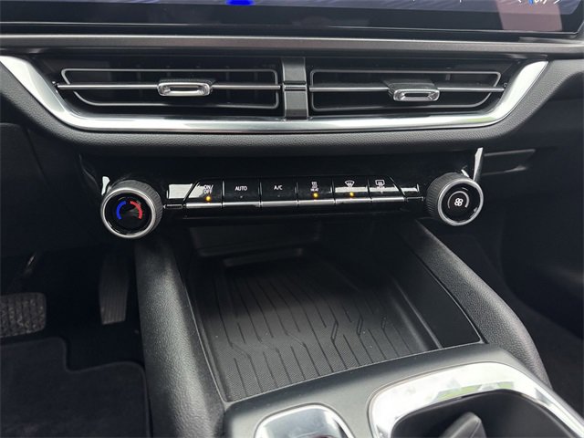 Used 2025 Chevrolet Equinox EV LT image 28