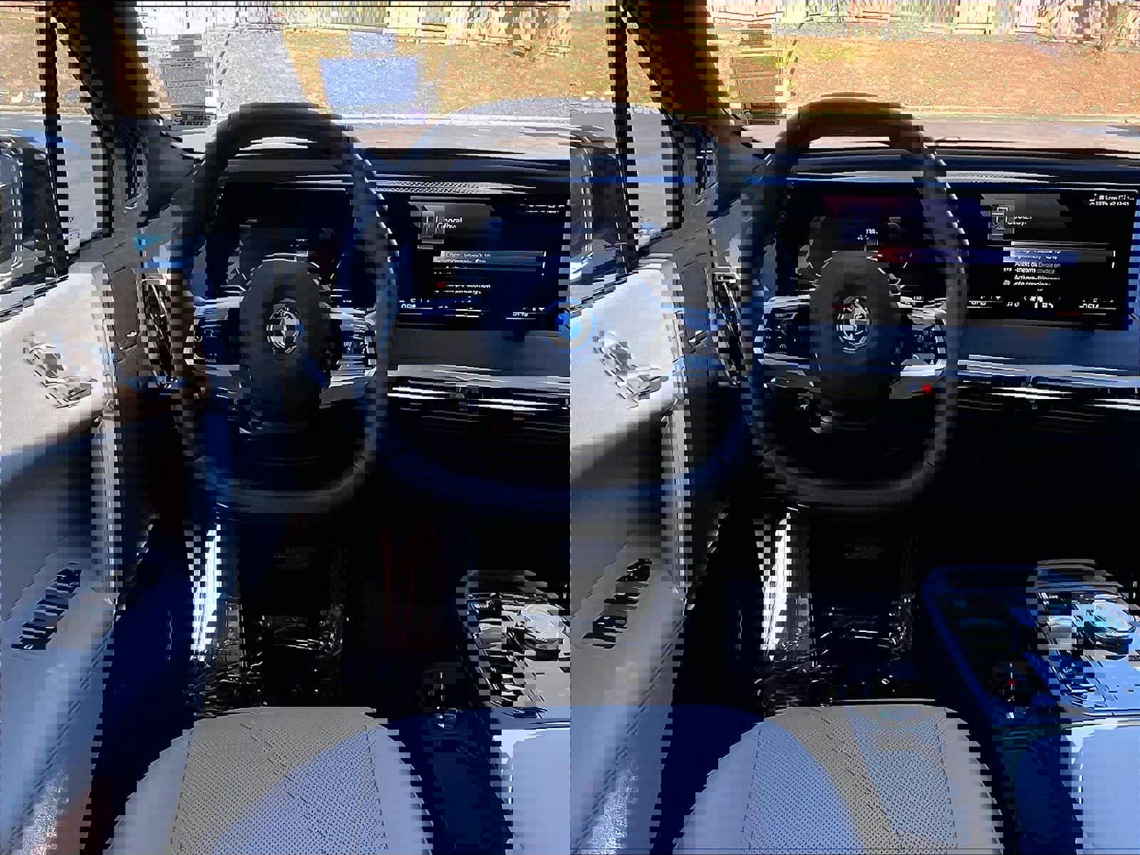 Used 2025 BMW iX xDrive50 w/ Convenience Package image 8