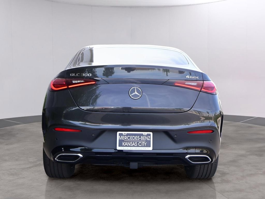Used 2025 Mercedes-Benz GLC 300 4MATIC image 6
