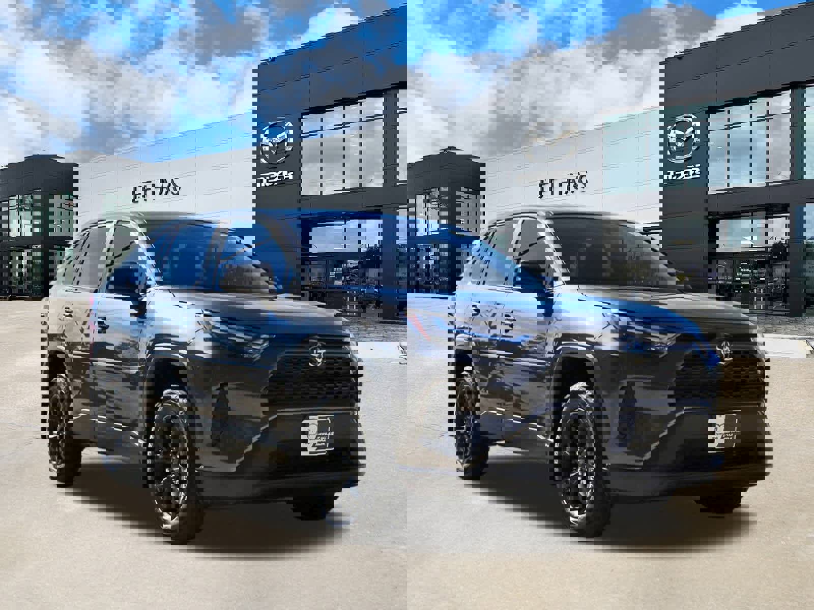 Used 2024 Toyota RAV4 LE image 4