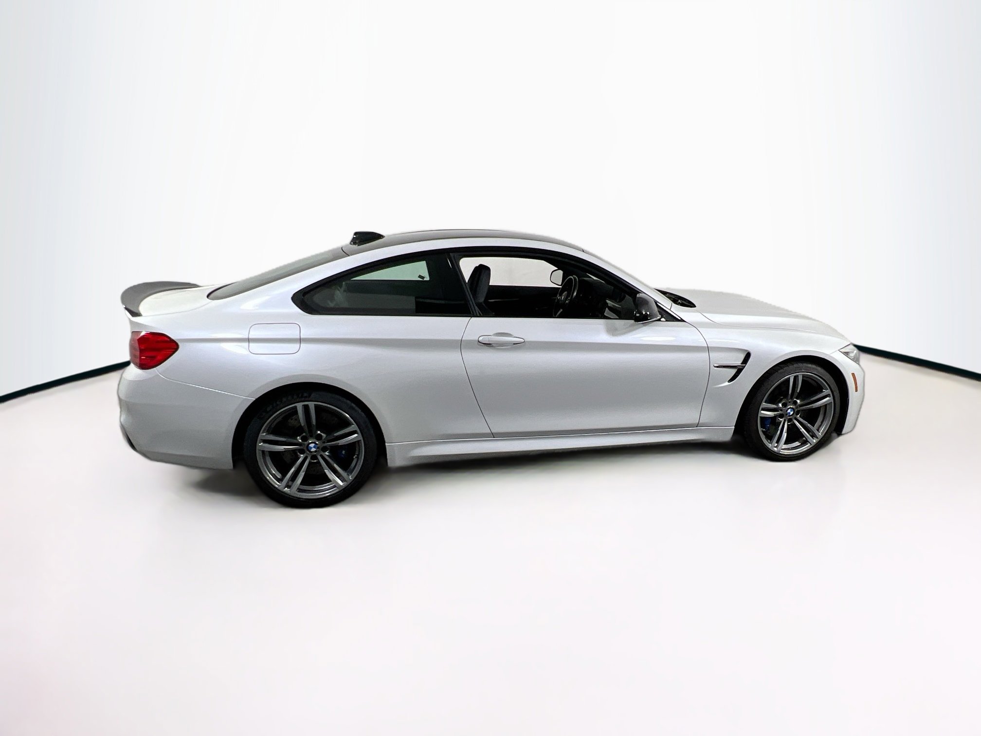 Used 2015 BMW M4 image 4